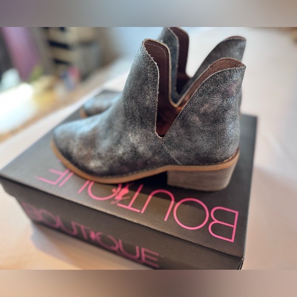Women's boutique by Corky’s Ankle Boots Size 6 - Like New - Picture 3 of 5